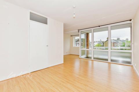 2 bedroom apartment to rent, St. Peters Park Road Broadstairs CT10