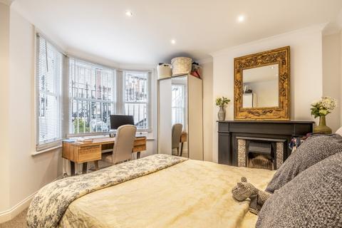 2 bedroom flat to rent, Mirabel Road London SW6