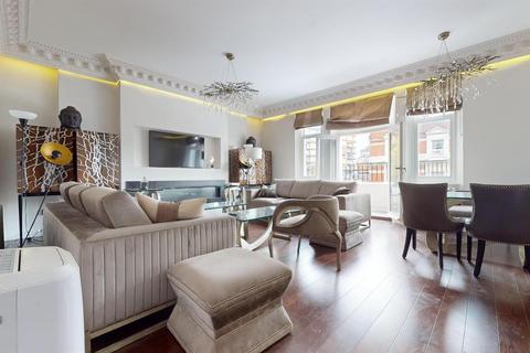 3 bedroom flat for sale, Palace Gate, London W8