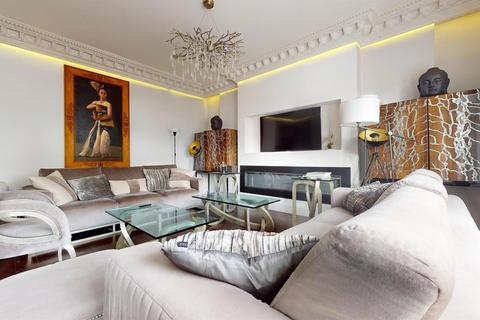 3 bedroom flat for sale, Palace Gate, London W8