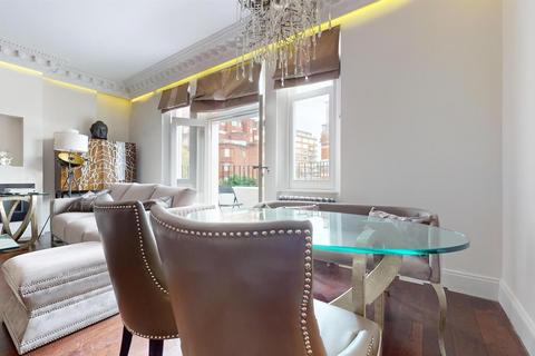 3 bedroom flat for sale, Palace Gate, London W8