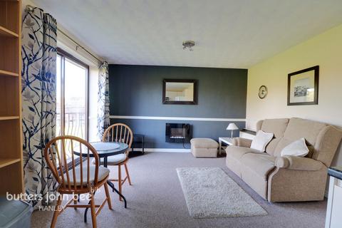 1 bedroom flat for sale, Shallowford Court, Stoke-On-Trent ST1 4DD