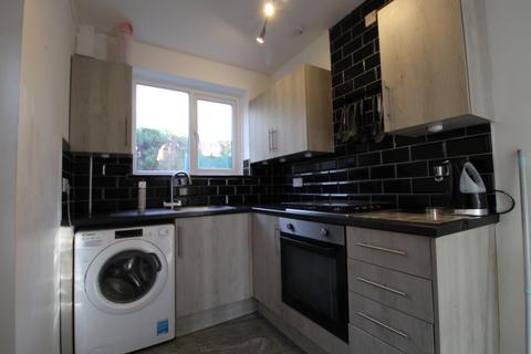 3 bedroom semi-detached house to rent, Rye View, Sunderland SR2