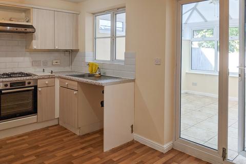 3 bedroom semi-detached house to rent, Begonia View, Lower Darwen,