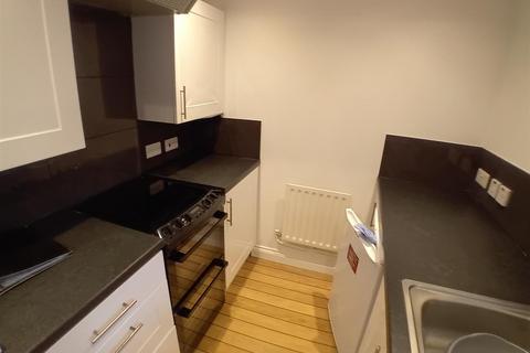 2 bedroom apartment to rent, Holly Walk, Leamington Spa