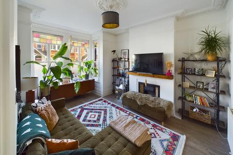 2 bedroom ground floor flat for sale, Park Hall Road, London N2