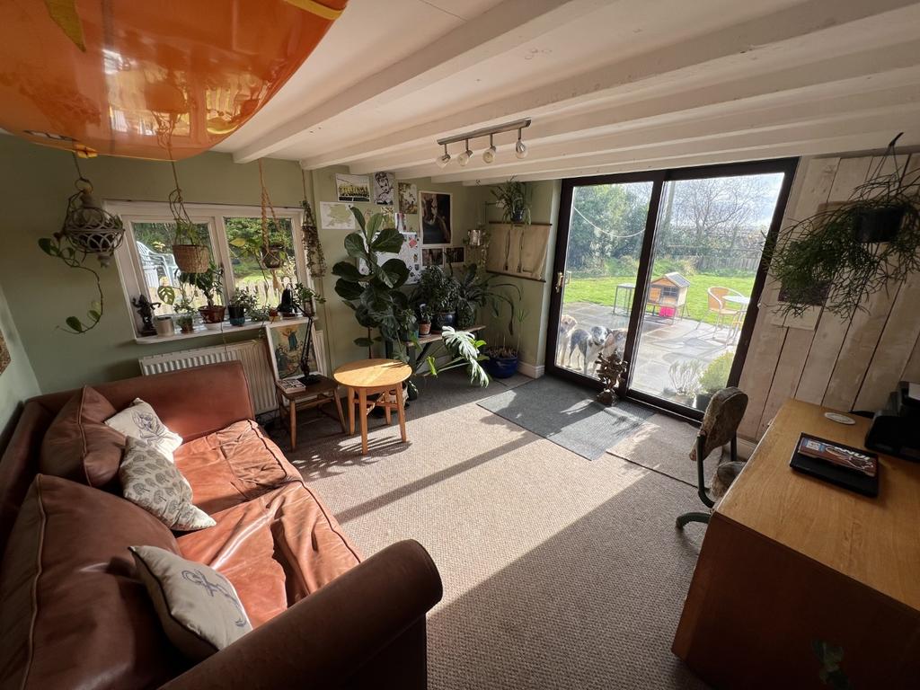 2nd Reception/Sun Room