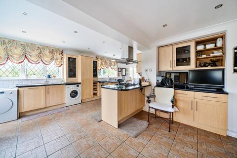 4 bedroom end of terrace house for sale, Fullerton Way, Byfleet, KT14