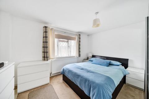 4 bedroom end of terrace house for sale, Fullerton Way, Byfleet, KT14