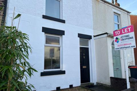 2 bedroom house to rent, Hayfield Avenue, Lancashire