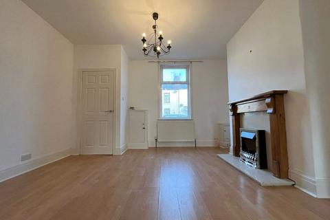 2 bedroom house to rent, Hayfield Avenue, Lancashire