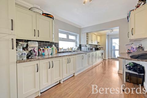 4 bedroom semi-detached house for sale, Eyhurst Avenue, Hornchurch, RM12