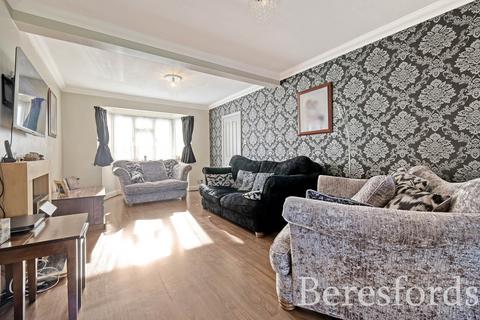 4 bedroom semi-detached house for sale, Eyhurst Avenue, Hornchurch, RM12