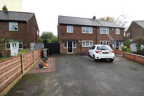 4 bedroom semi-detached house for sale, Peers Close Flixton