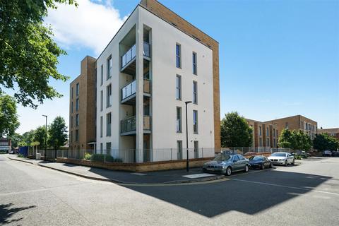 1 bedroom flat for sale, Manor Lane, Feltham TW13