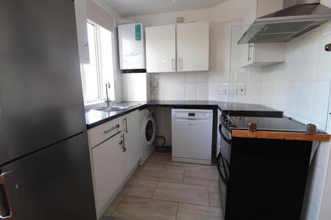 2 bedroom flat to rent, Cheshunt Wash, Cheshunt