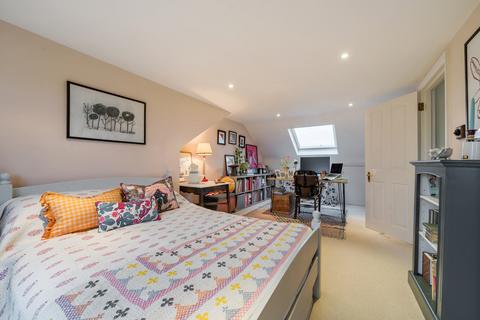 69 Cambridge Road, Teddington, TW11 8DW