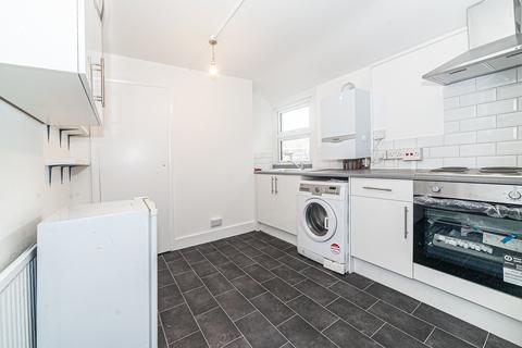 1 bedroom flat to rent, Glading Terrace, London N16