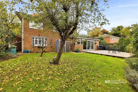 7 Downs Avenue, Epsom, KT18 5HQ