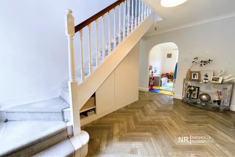 7 Downs Avenue, Epsom, KT18 5HQ