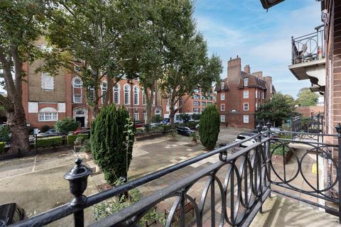 3 bedroom apartment for sale, Hortensia Road, London