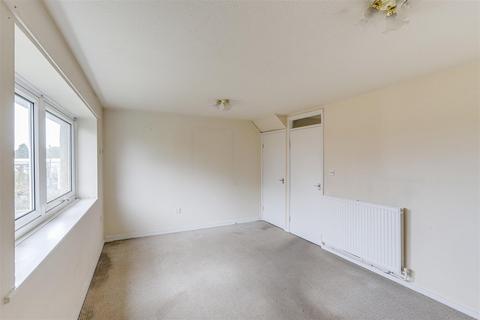 2 bedroom flat for sale, St. Albans Road, Nottingham NG6