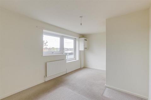 2 bedroom flat for sale, St. Albans Road, Nottingham NG6