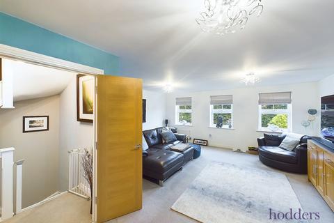 4 bedroom end of terrace house for sale, Foxglove Close, Chertsey, Surrey, KT16