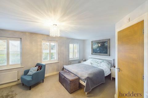 4 bedroom end of terrace house for sale, Foxglove Close, Chertsey, Surrey, KT16