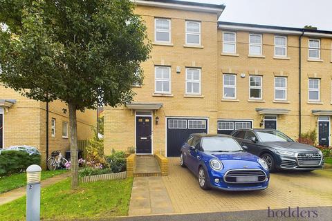 4 bedroom end of terrace house for sale, Foxglove Close, Chertsey, Surrey, KT16