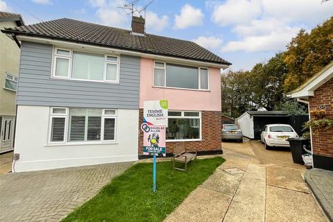 2 bedroom semi-detached house for sale, Sharlands Close, Wickford, Essex