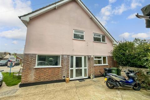 2 bedroom semi-detached house for sale, Sharlands Close, Wickford, Essex