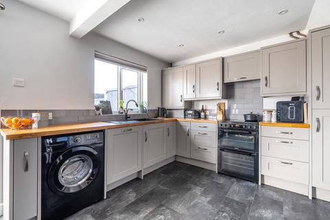 6 Brompton Close, Bristol, BS15 9UX