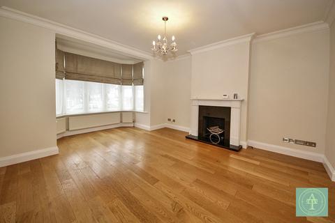 3 bedroom detached house to rent, Wynchgate, London, N14