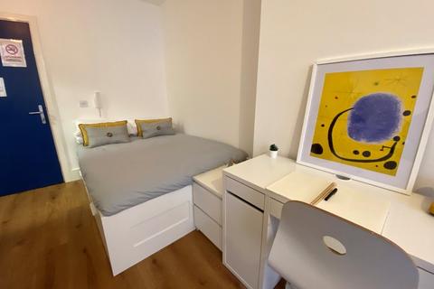 Studio to rent, Town Hall, Bexley Square, Salford, Manchester, M3