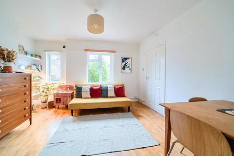 2 bedroom maisonette for sale, Basingstoke,  Hampshire,  RG21