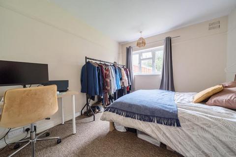 2 bedroom maisonette for sale, Basingstoke,  Hampshire,  RG21