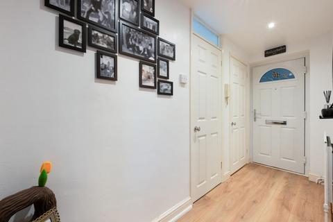 18 Headley Drive, Epsom, KT18 5RP