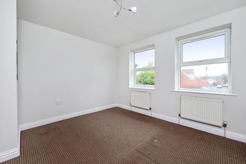 2 bedroom house to rent, Ash Church Road, Aldershot, GU12