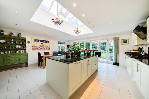 4 bedroom country house to rent, Linersh Wood Close, Guildford GU5