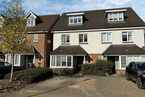 4 bedroom semi-detached house for sale, Godalming - *No Onward Chain*