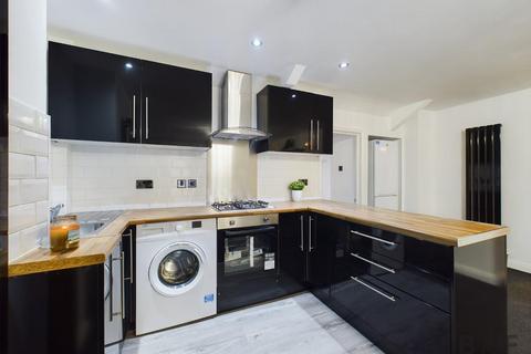 2 bedroom flat to rent, Fishponds Road, Bristol BS16