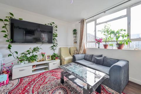 3 bedroom flat for sale, Sims House, Commercial Road, Stepney, London, E1