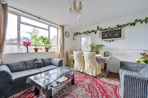 3 bedroom flat for sale, Sims House, Commercial Road, Stepney, London, E1