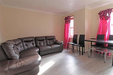 1 bedroom flat for sale, Wilton Road, Redhill