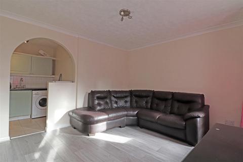 1 bedroom flat for sale, Wilton Road, Redhill