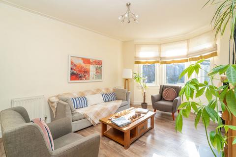 3 bedroom flat for sale, 21/2 Learmonth Gardens, Comely Bank, Edinburgh, EH4 1HA