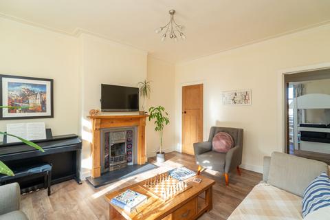 21/2 Learmonth Gardens, Edinburgh, EH4 1HA