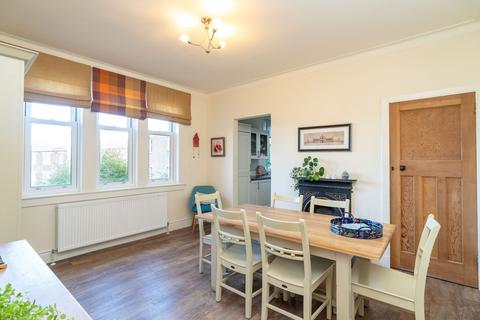 21/2 Learmonth Gardens, Edinburgh, EH4 1HA