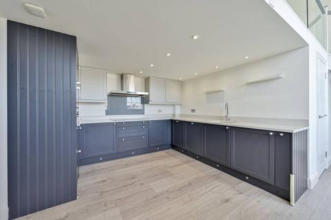 3 bedroom flat to rent, Southey Road, Wimbledon, London, SW19